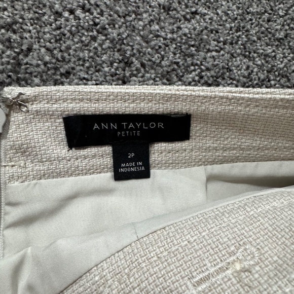 Ann Taylor Petite Cream/Tan Canvas Lined Button Detail A-line Skirt Size 2P - Picture 7 of 7